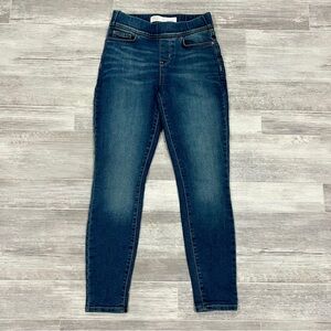 Signature Levi Strauss Gold Jeans‎ Womens 26x28 Pull-On Skinny Totally Shaping